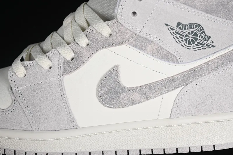 All categories Air Jordan Jordan series basketball shoes Air Jordan 1 Mid Air Jordan 1 Mid AJ1 Joe 1 white and gray color Zhongbang basketball shoes FQ7720-002